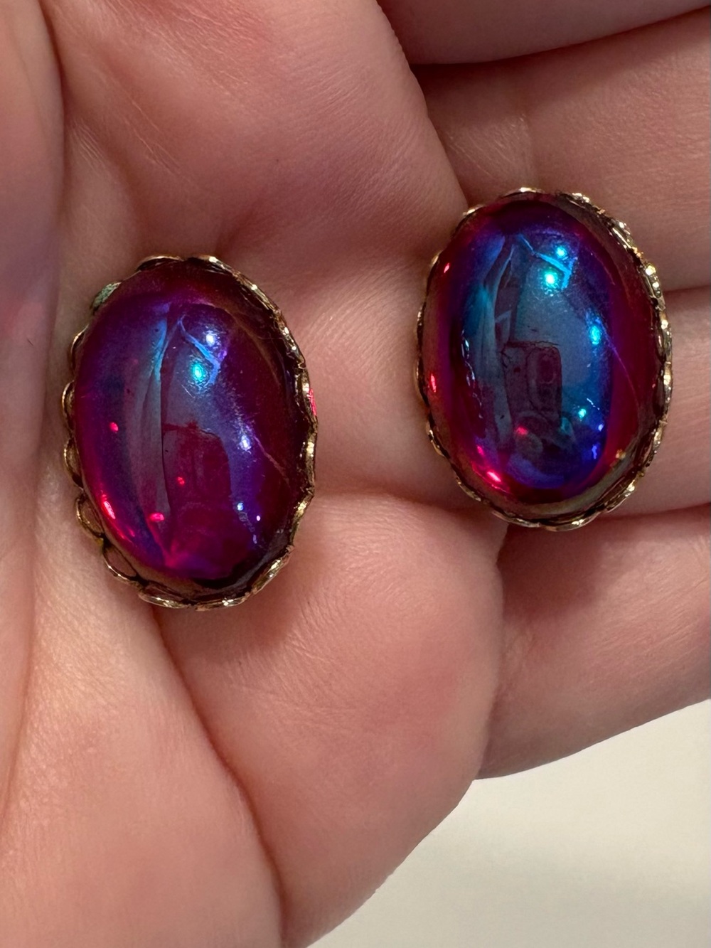 Vintage Gold Tone Dragon's Breath Glass Cabochon Clip On Earrings Mid Century.